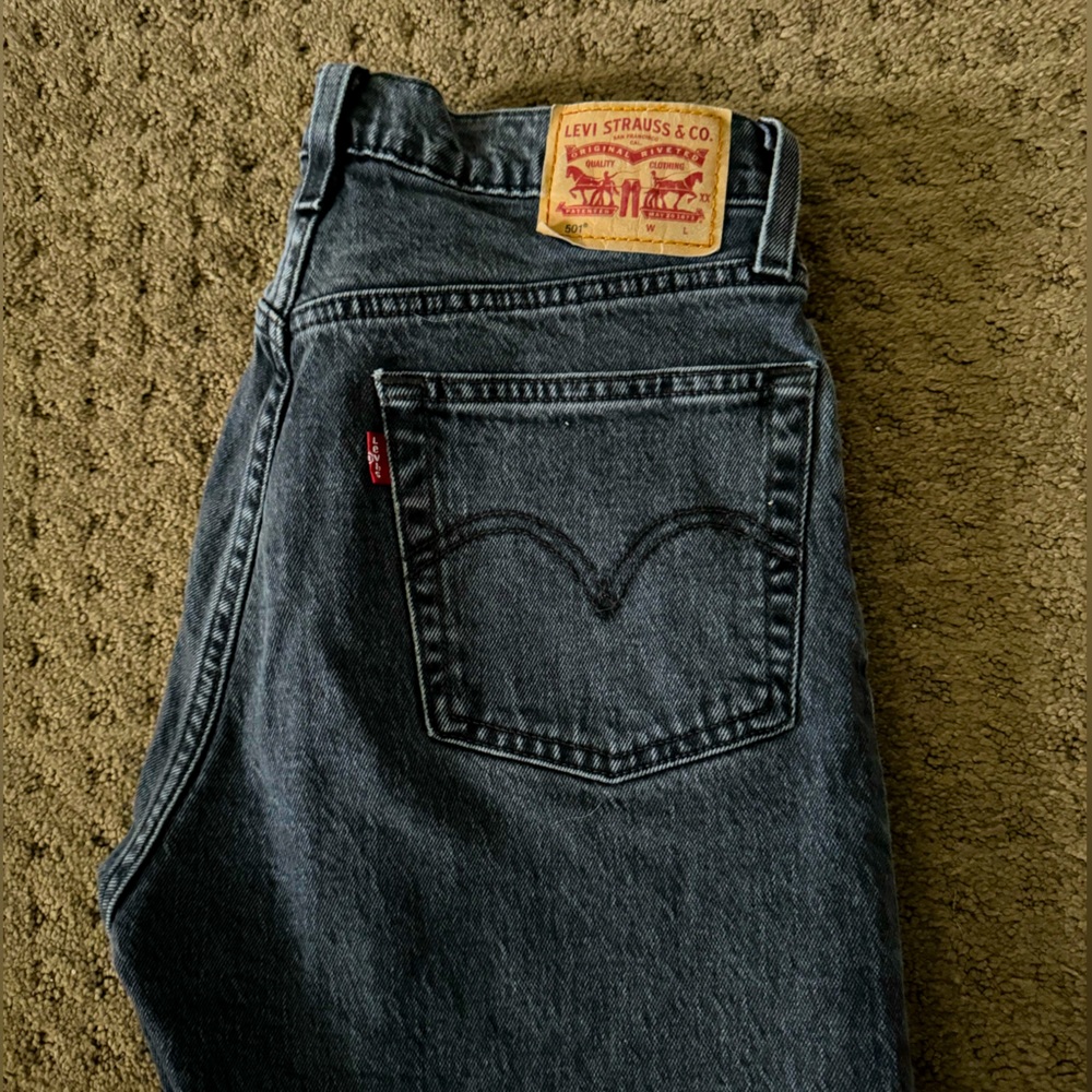 LEVI WOMENS 501 CROP JEAN